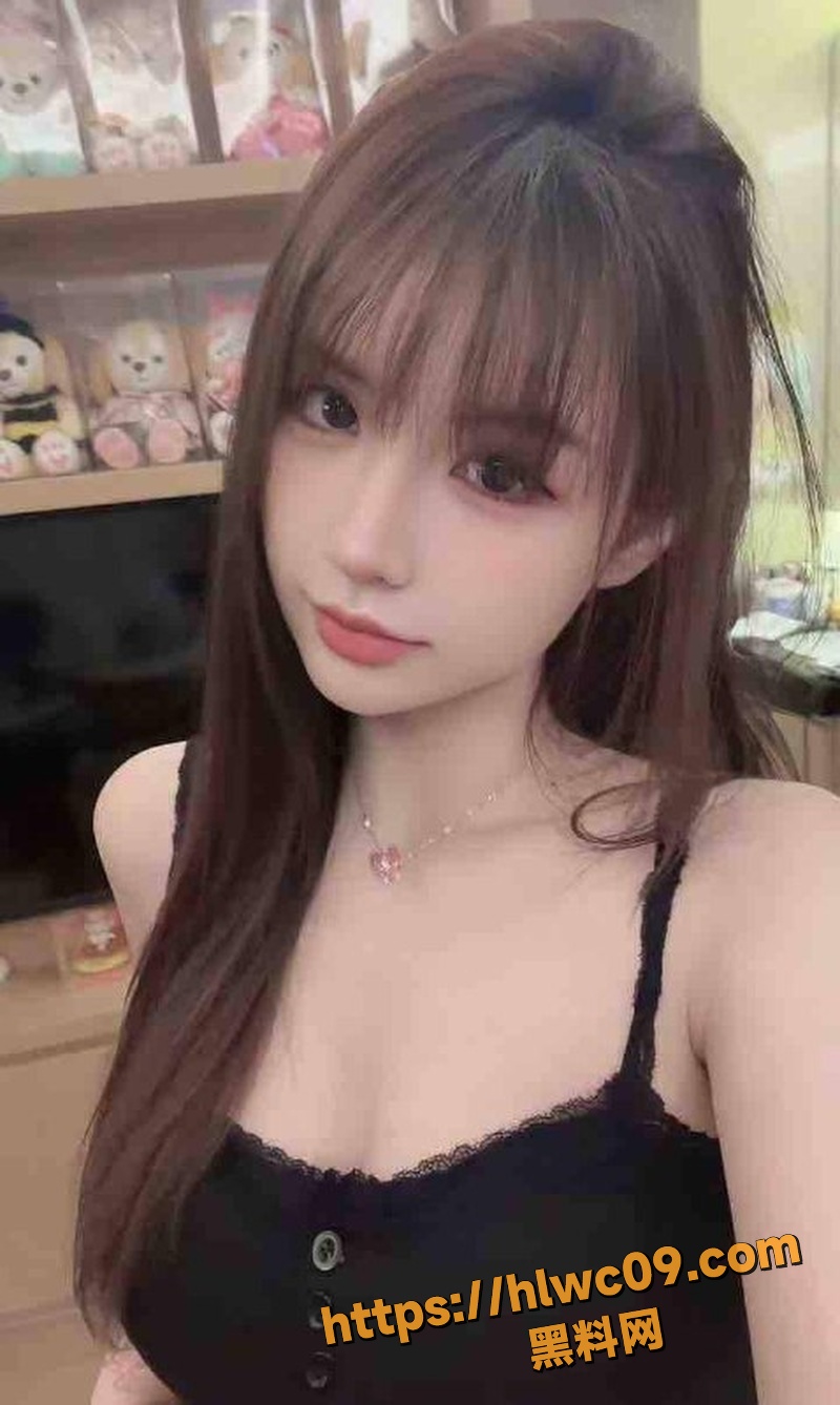 推特福利姬各种姿势自慰1
