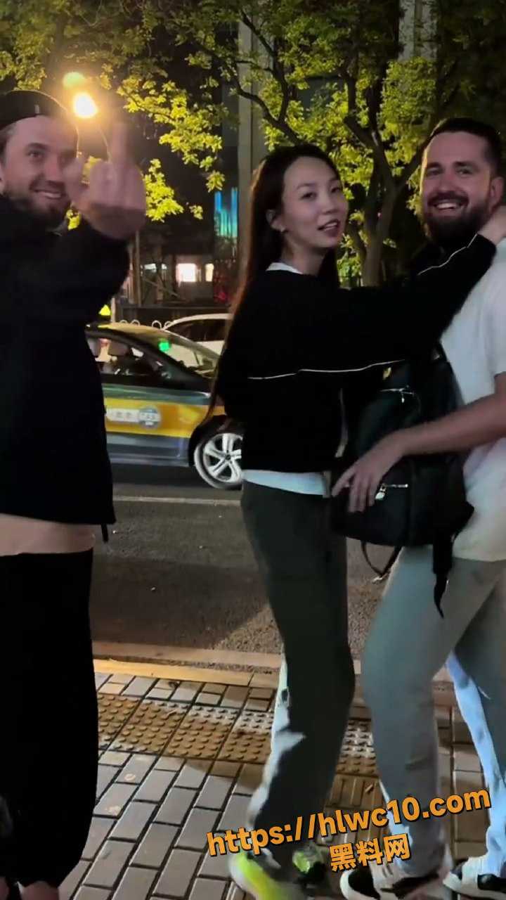 酒店内经典3p视频3