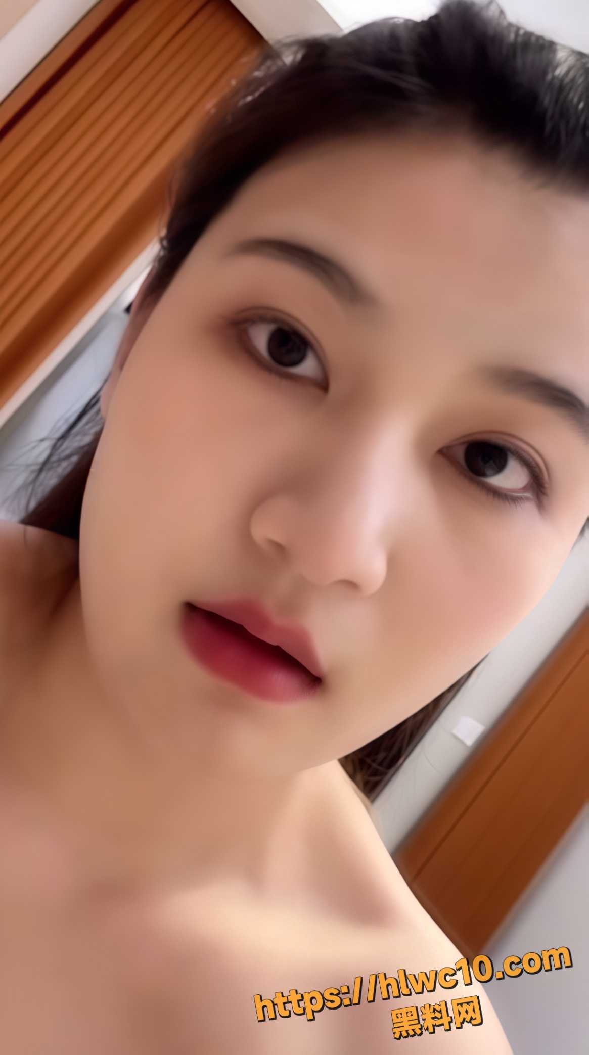 张泡泡擦边视频2