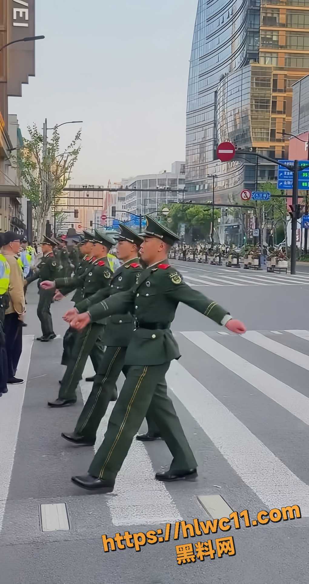 警察武警温暖瞬间5