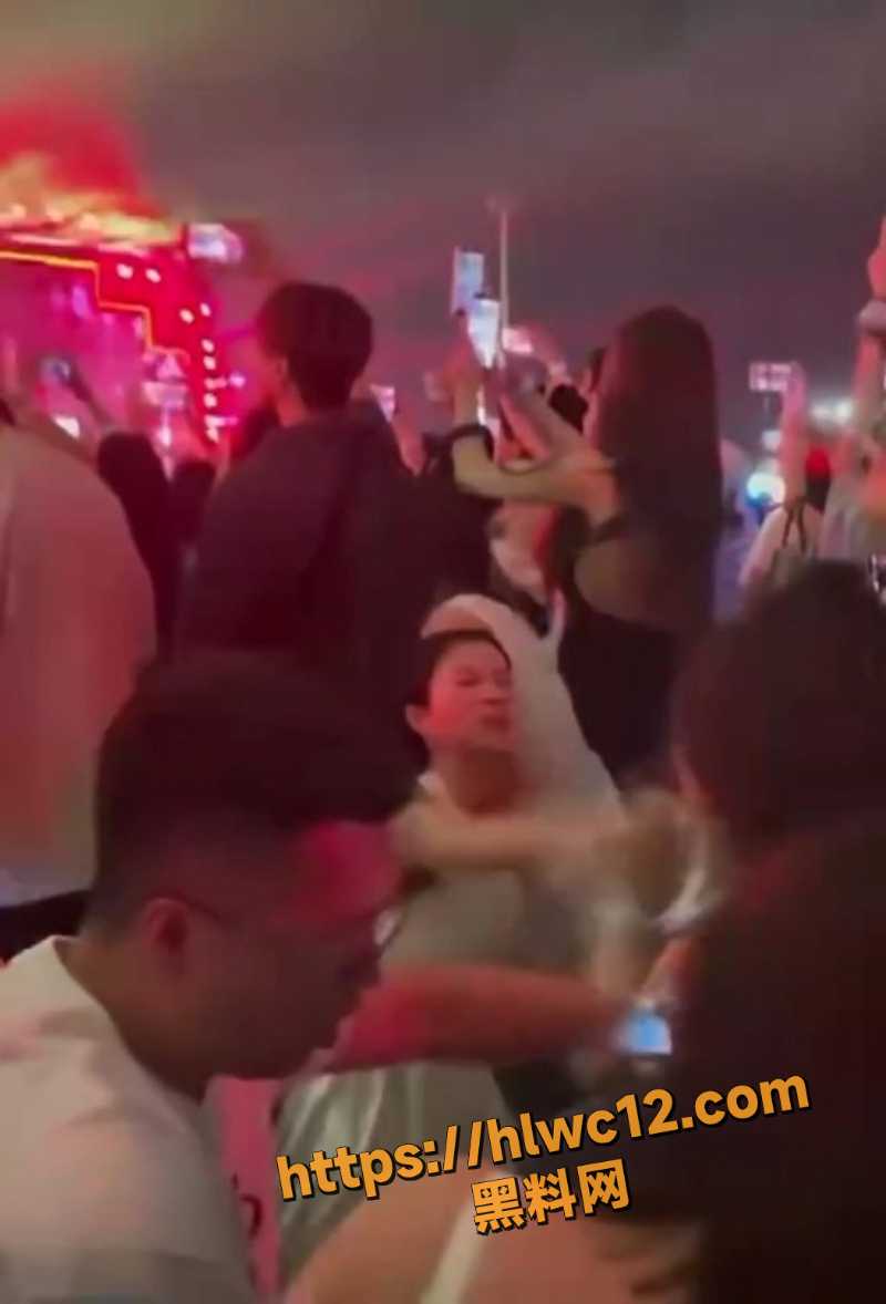 权志龙女粉丝大乱斗现场视频1