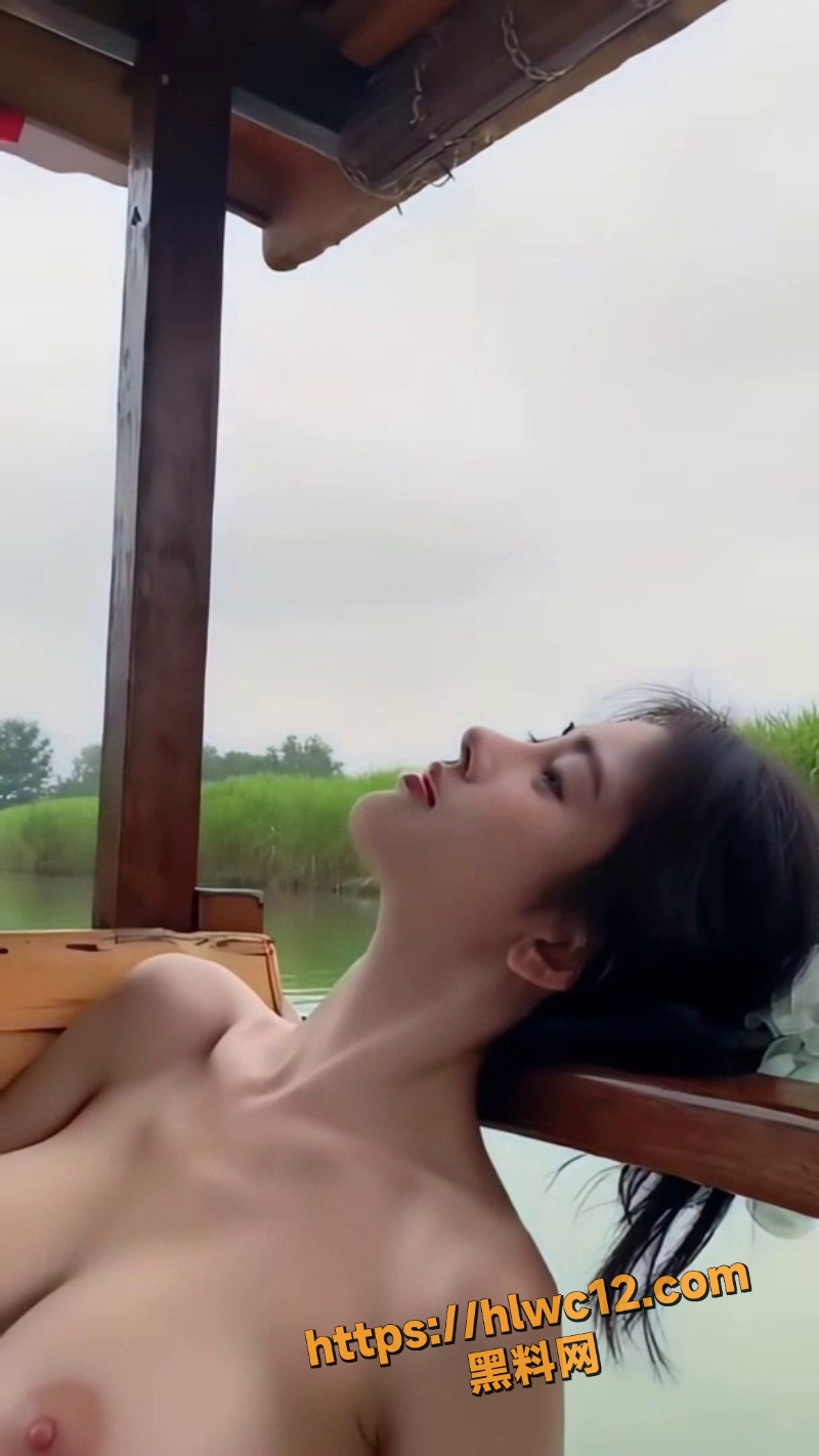 AI脱衣诱惑5
