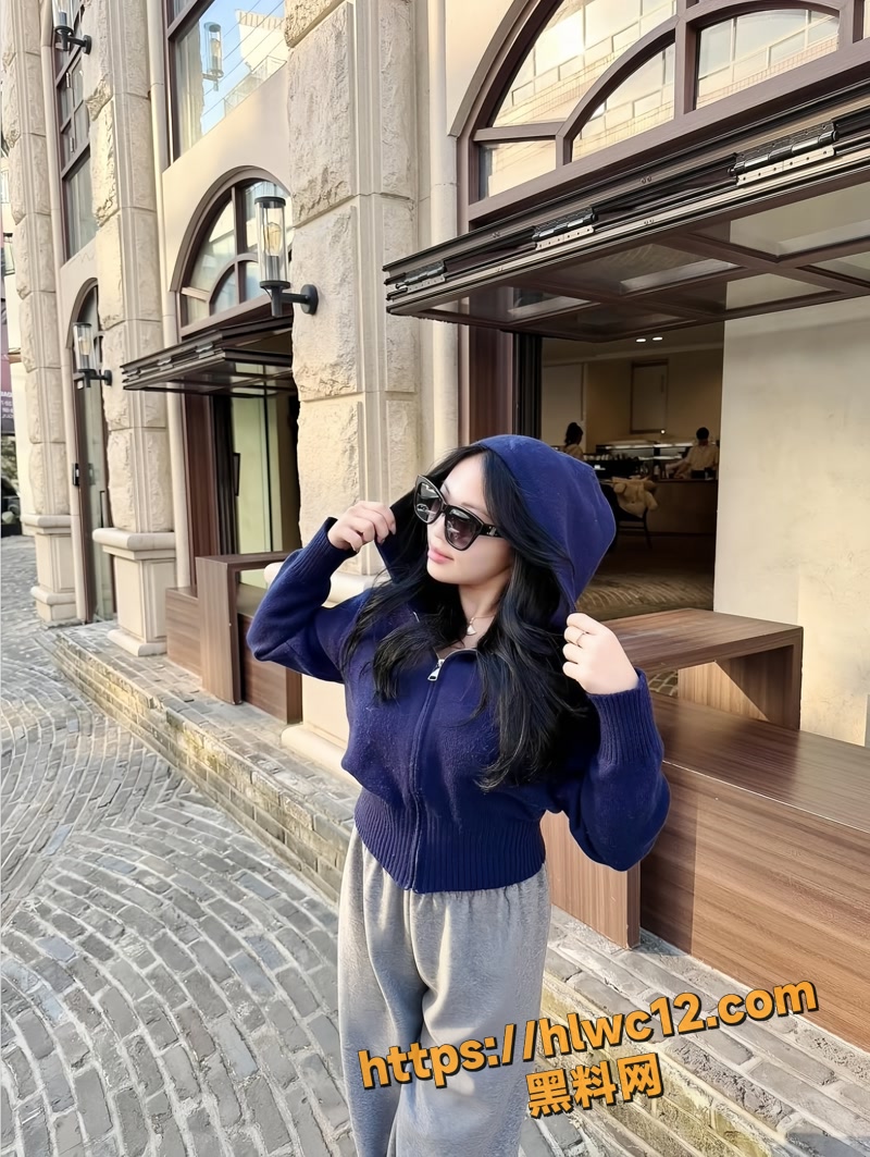 01服装店老板娘揉奶视频wm