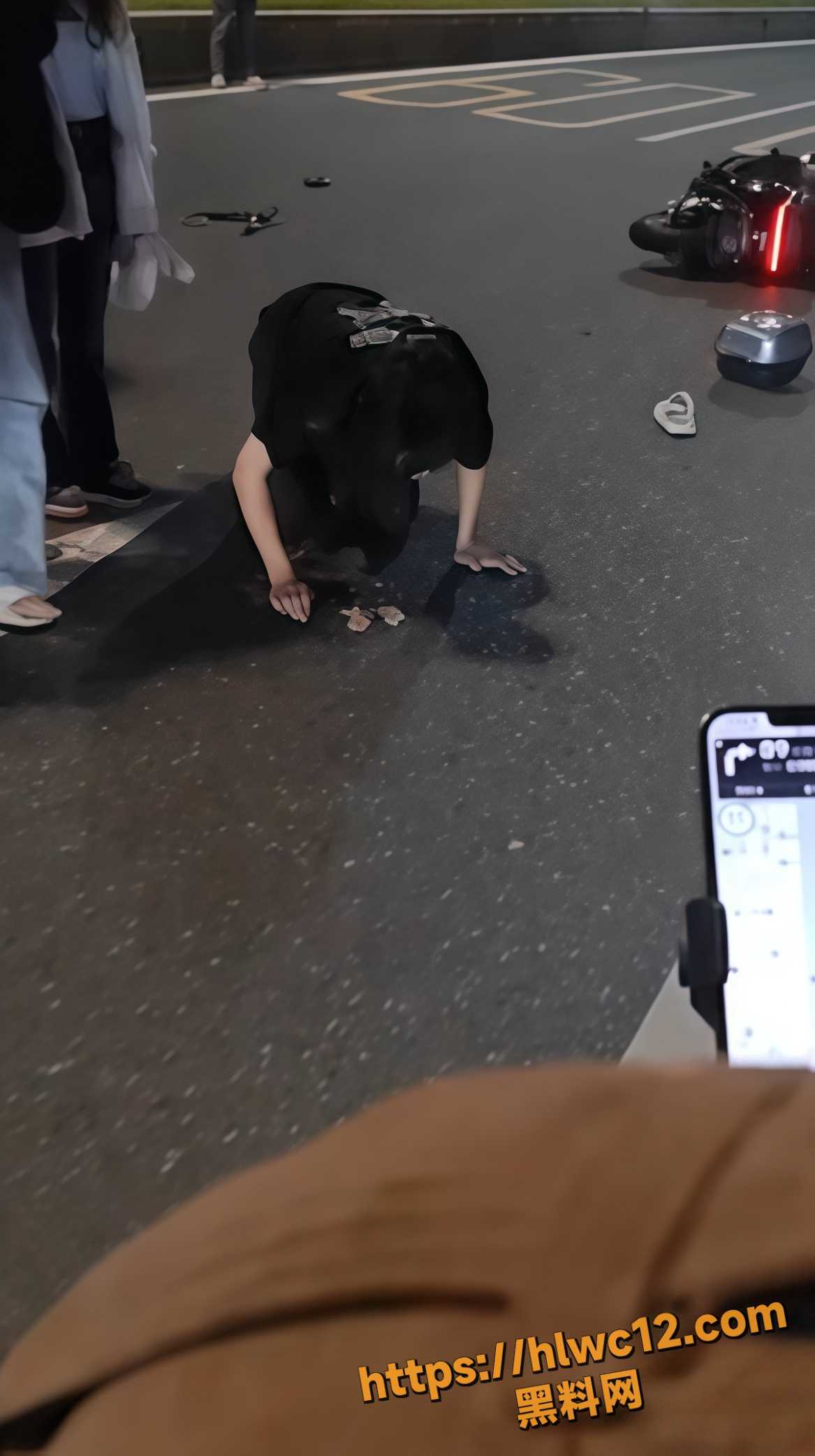 潮州精神小伙翻车事件3