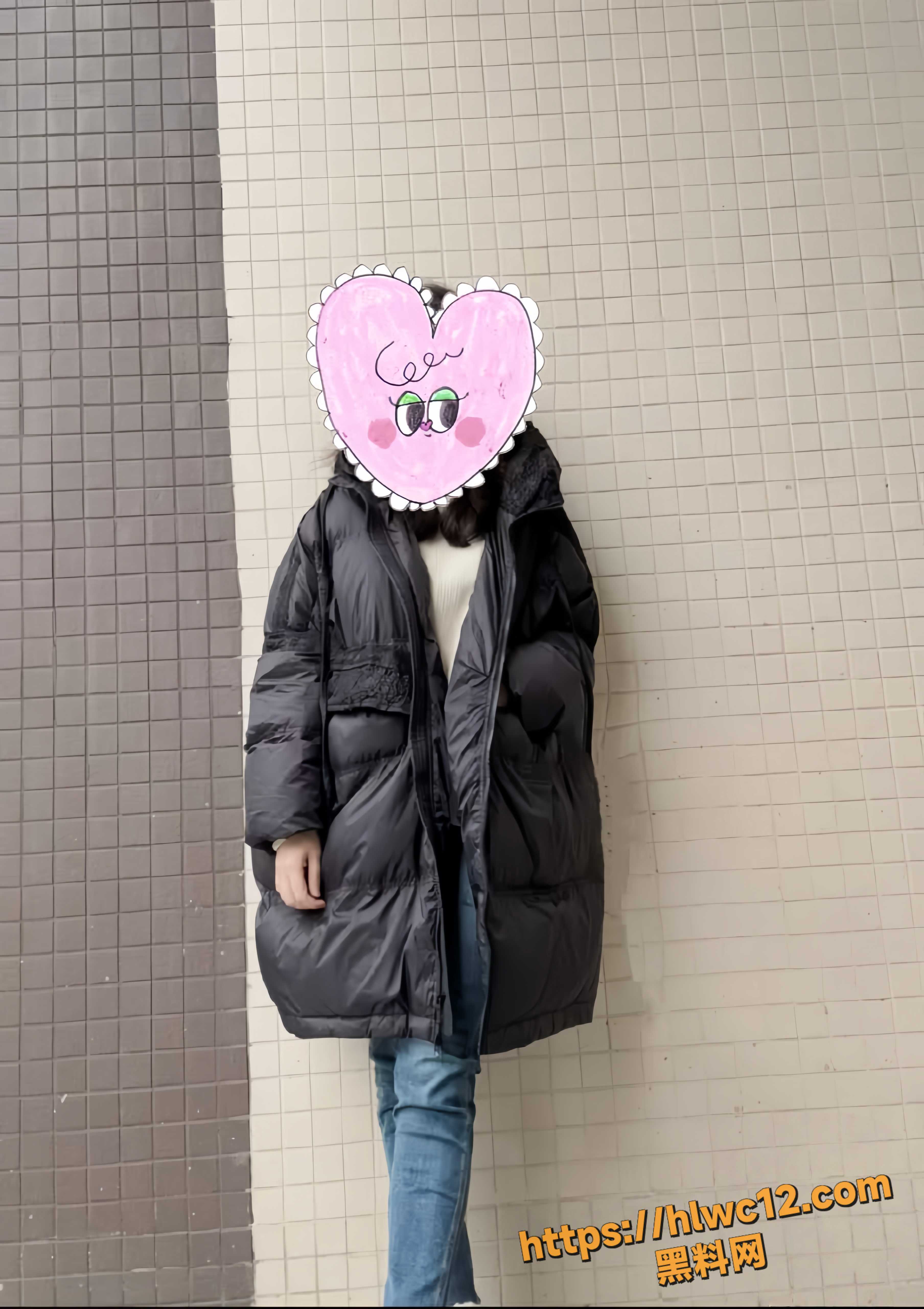 海角社区大神原创 和妈妈堂姐的性福生活2125集 说服妈妈给毛剃了 看着好性感很美