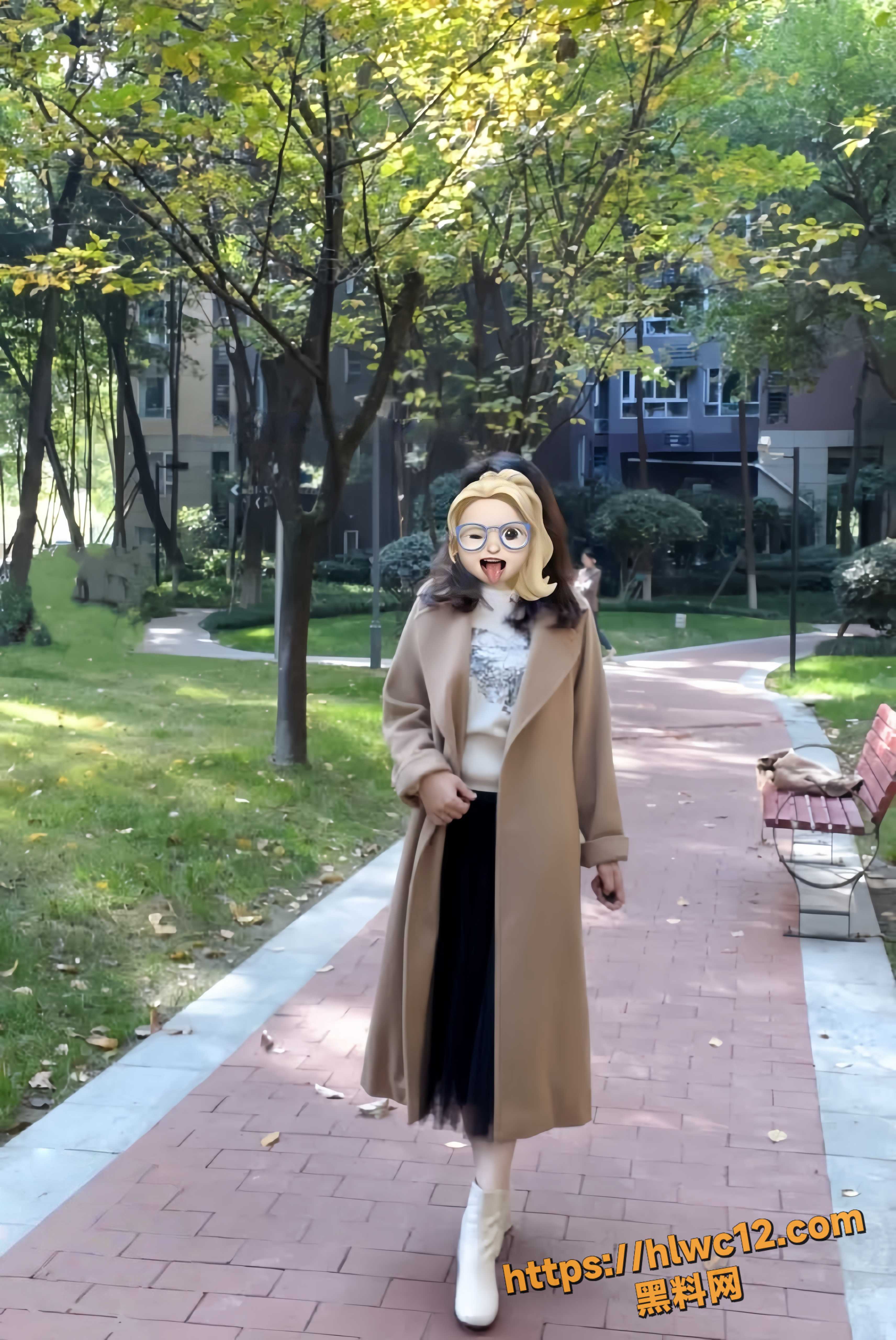 海角社区大神原创 和妈妈堂姐的性福生活2125集 说服妈妈给毛剃了 看着好性感很美