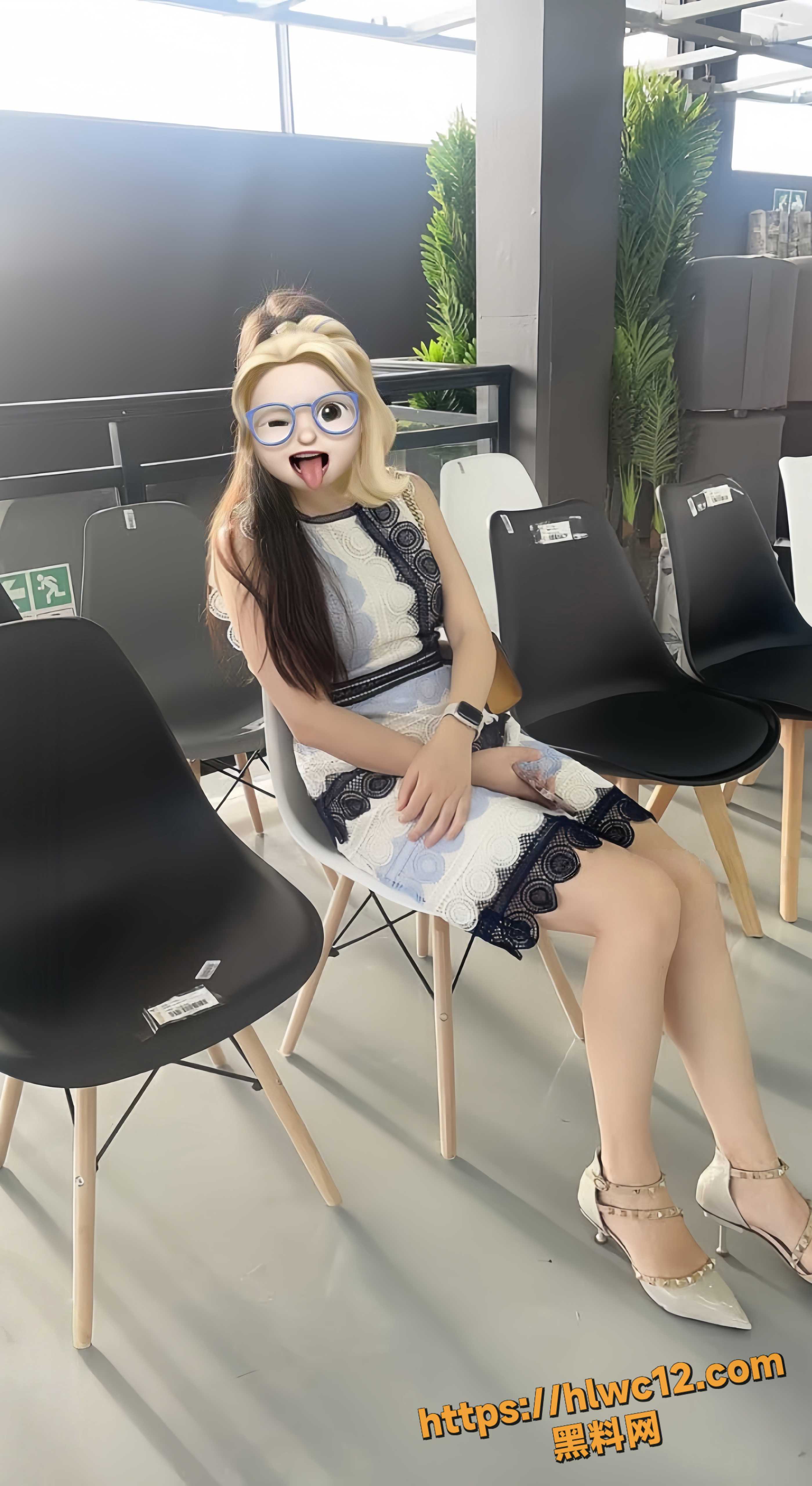 海角社区大神原创 和妈妈堂姐的性福生活2125集 说服妈妈给毛剃了 看着好性感很美