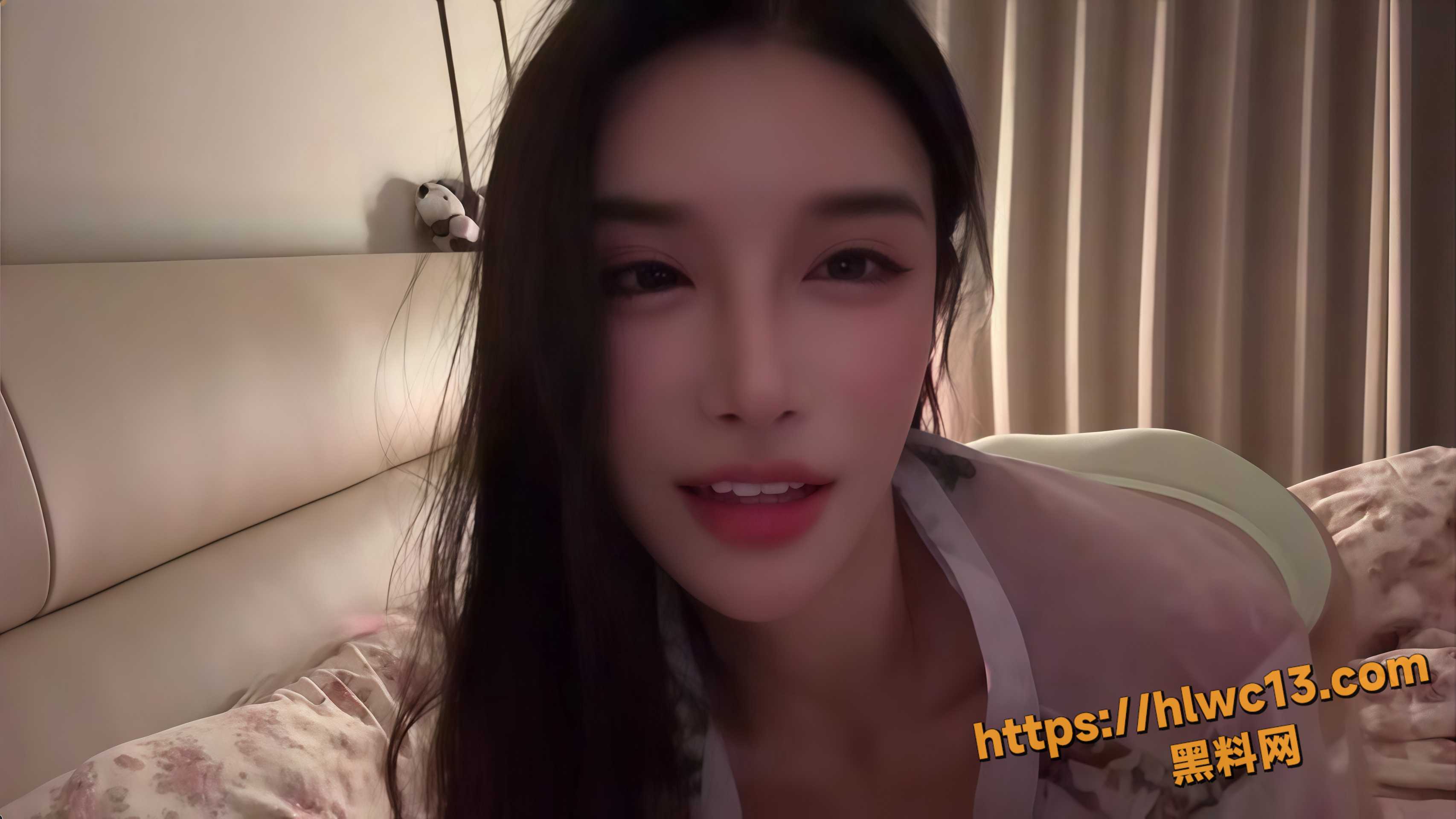 ASMR诱惑系列 小恩雅 丈夫出差时忍不住发骚 诱惑你体验那激情缠绵的夜晚！