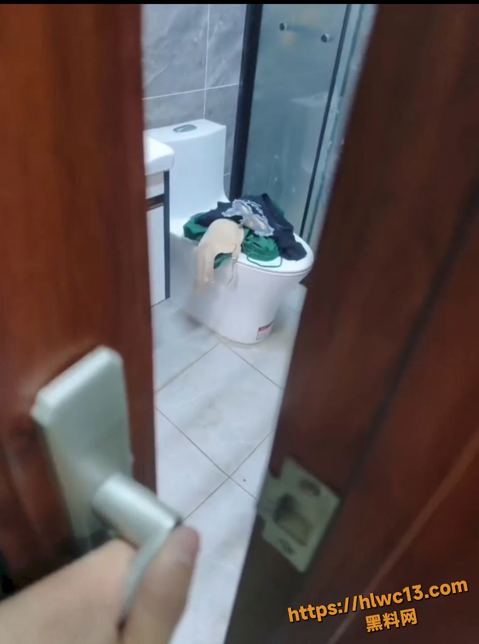 真实灌醉强奸内射亲姐 拼命反抗也逃不出我魔掌 亲姐的诱惑110集 海角社区