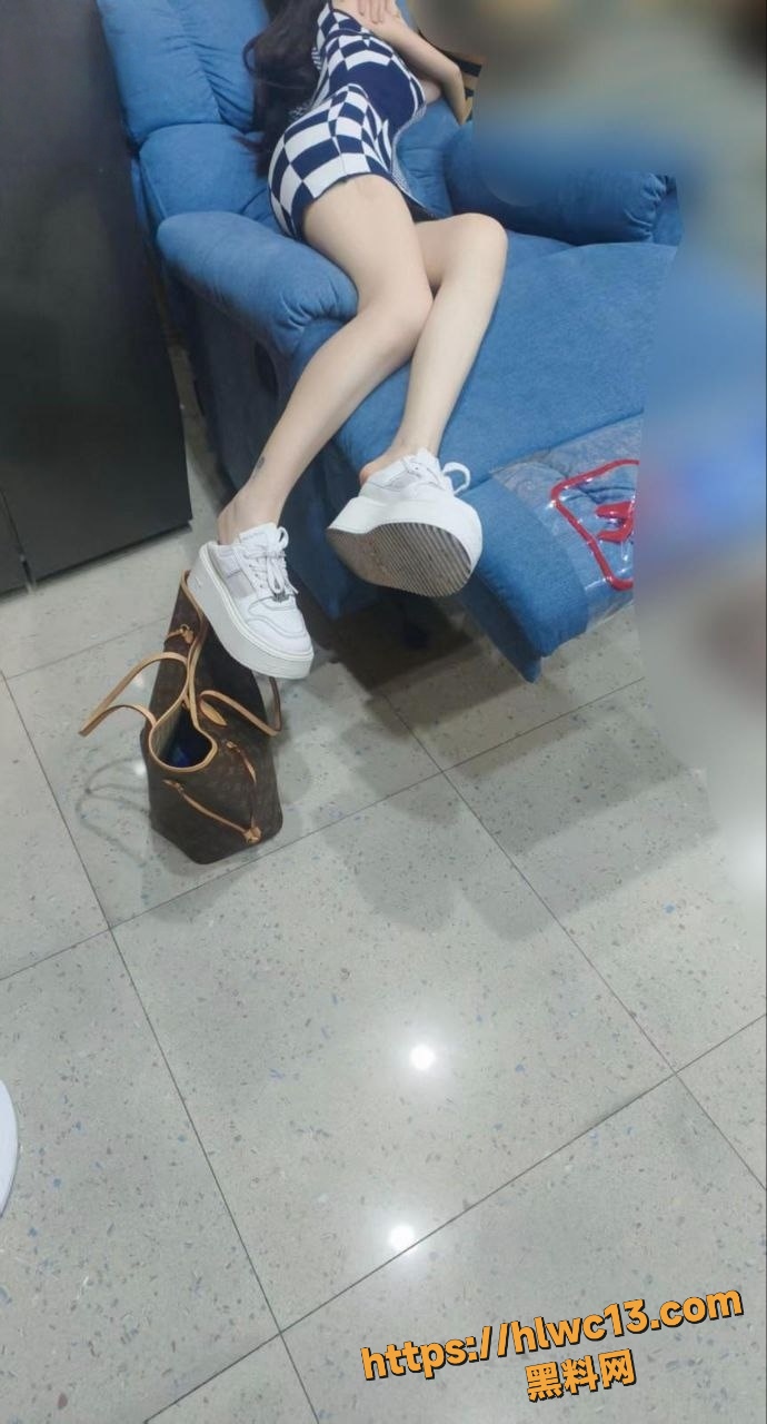 真实灌醉强奸内射亲姐 拼命反抗也逃不出我魔掌 亲姐的诱惑110集 海角社区