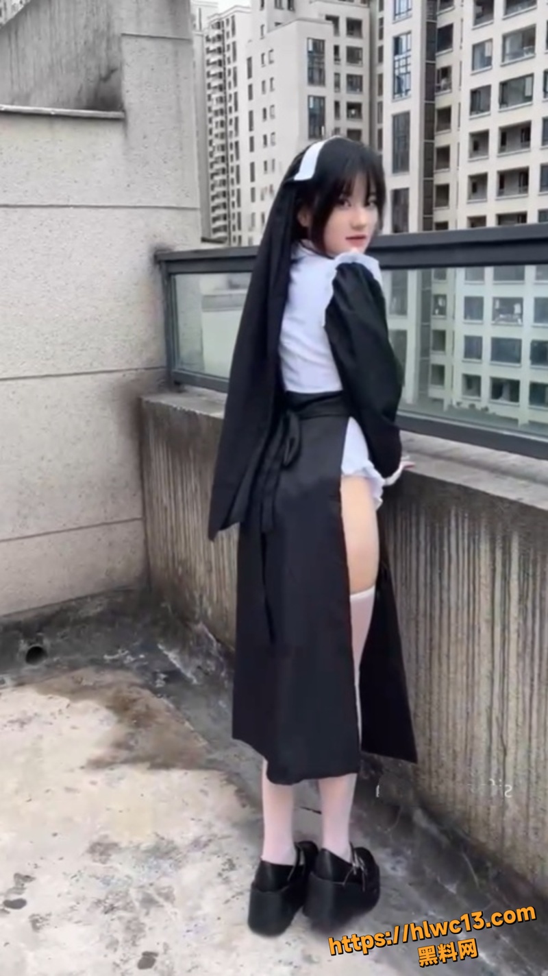 B站高颜值网红跳跳兔8