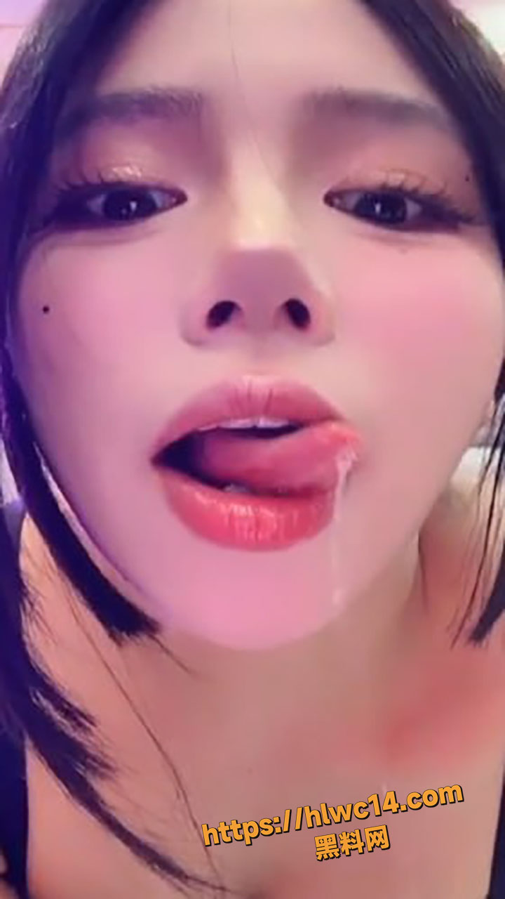 极品高颜值美女刘菲 在出租屋一对一裸聊 抠逼自慰诱惑拉满图4