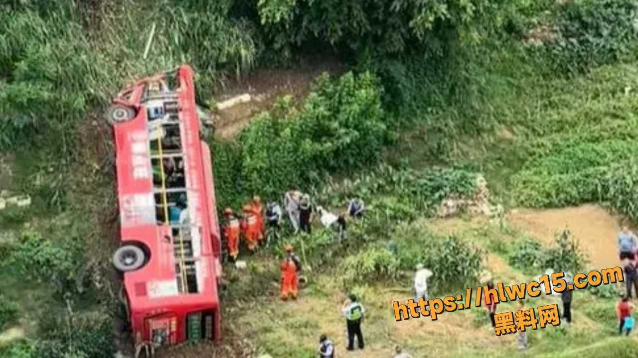 广西梧州巴士失控坠桥事故