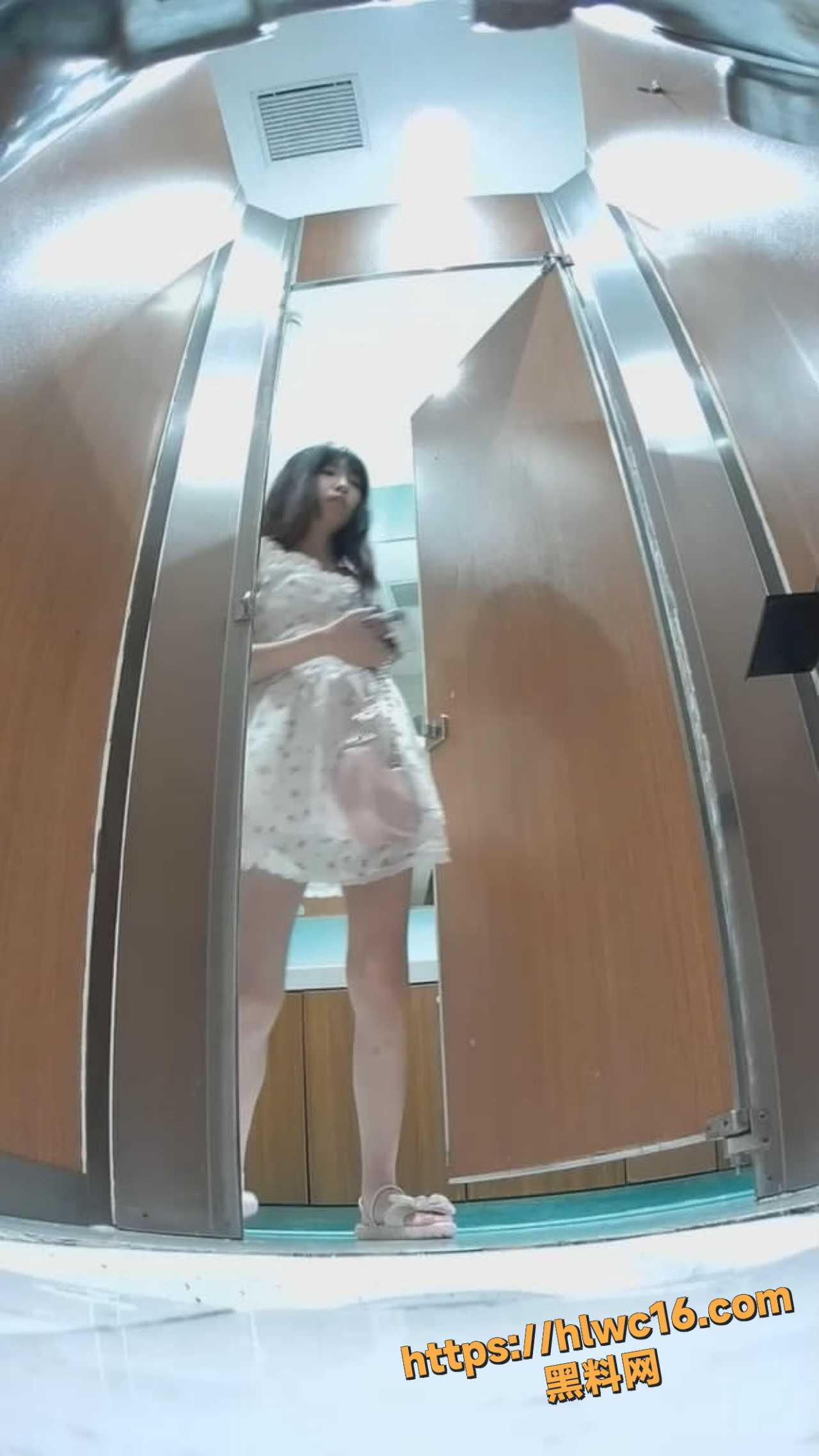 露脸出镜