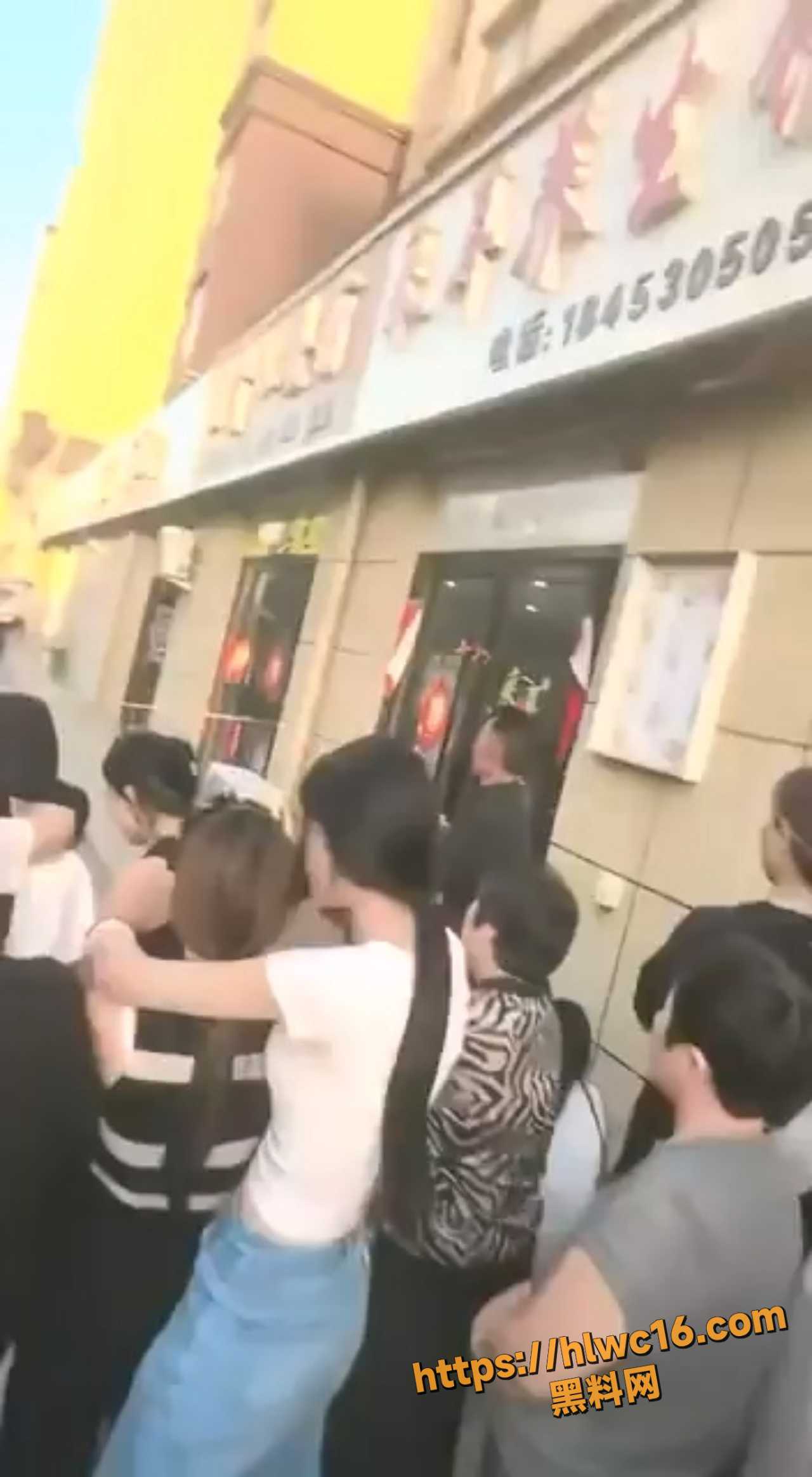 曹县庄寨一女子从楼顶跳下身亡