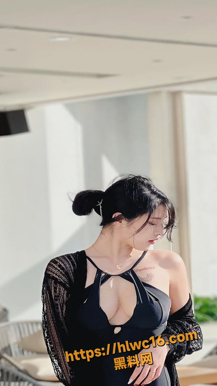 INS网红巨乳纹身师 SIANGCI 与前男友自拍性爱视频泄密流出 这身材太顶了10