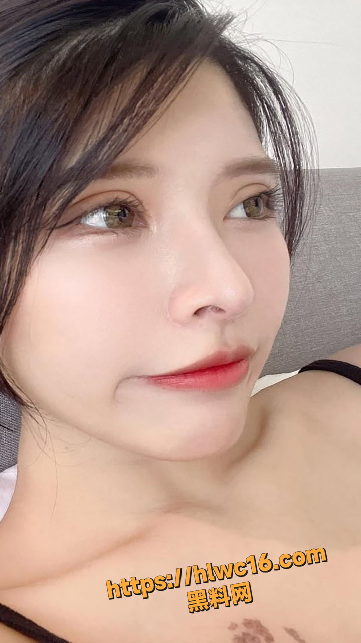INS网红巨乳纹身师 SIANGCI 与前男友自拍性爱视频泄密流出 这身材太顶了12