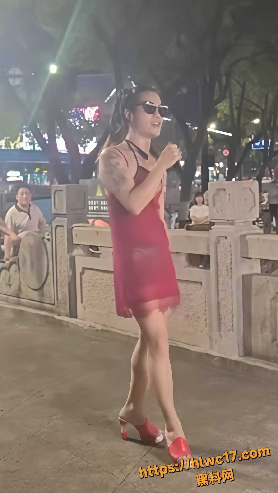绍兴银泰城网红跳河视频1