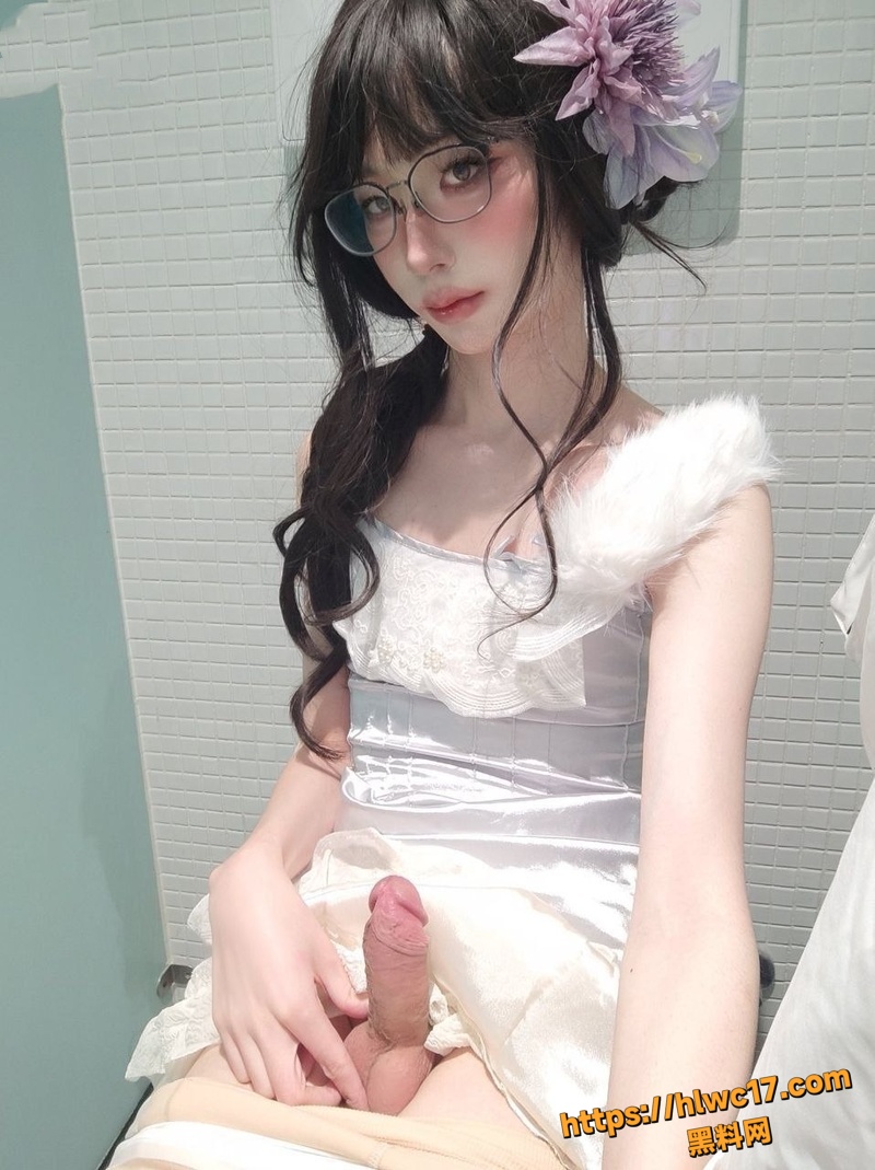 uYuxxx16厕所打飞机1