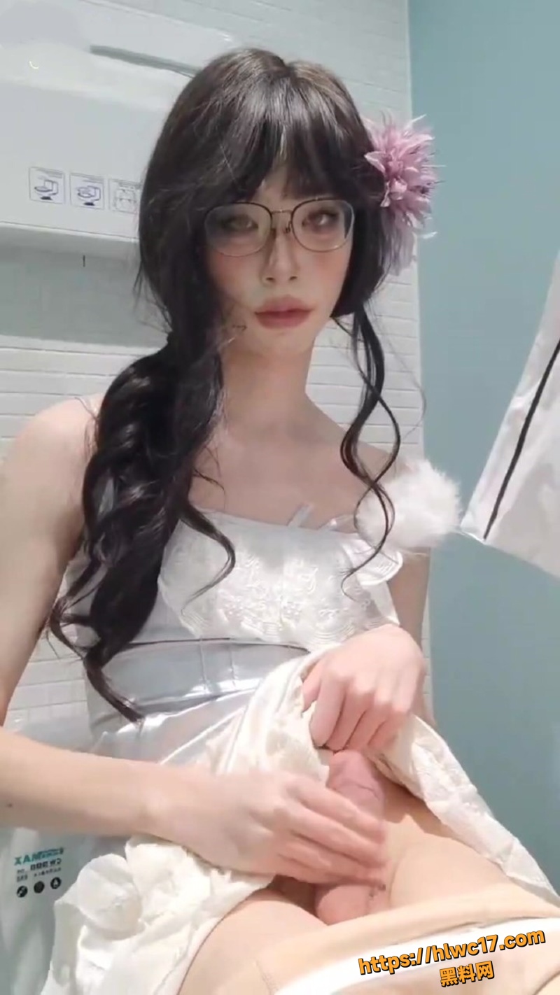 uYuxxx16厕所打飞机4
