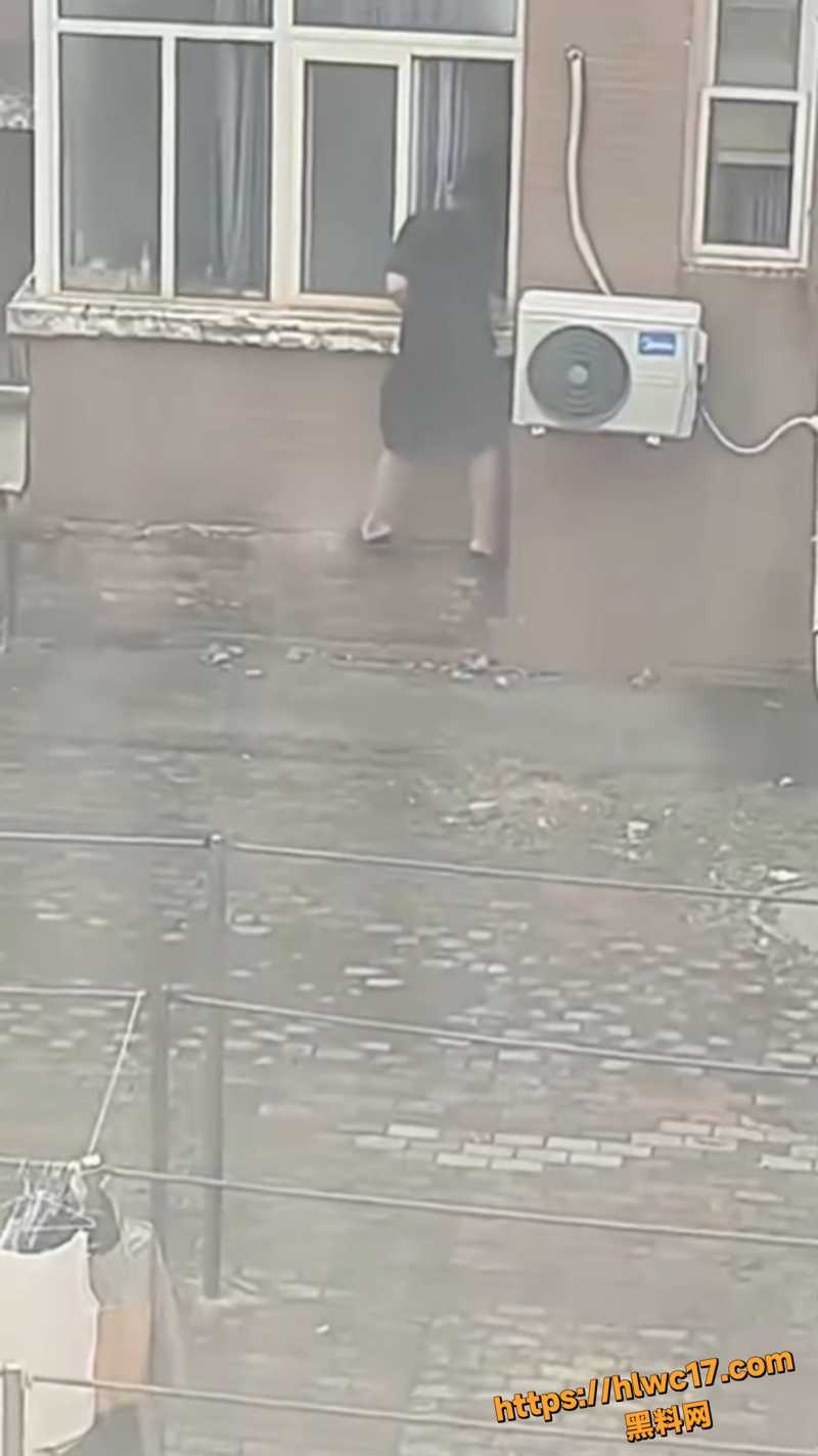 新乡男子偷女生内衣内裤15