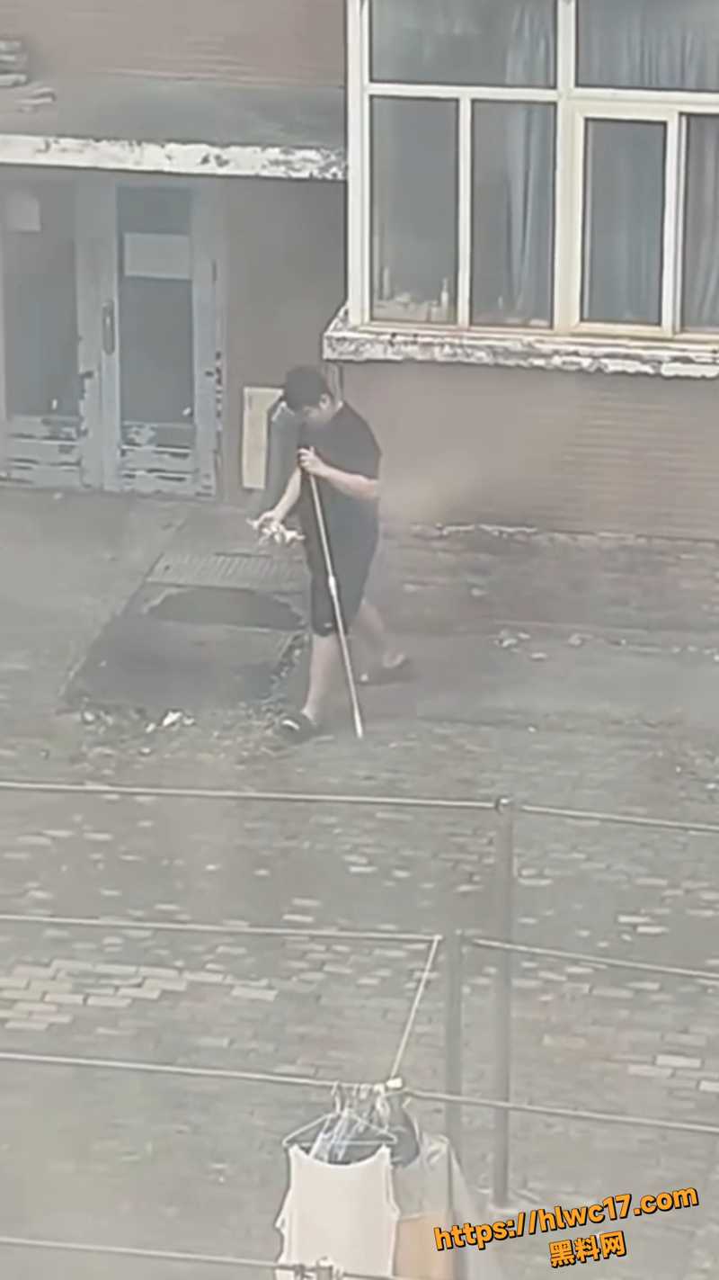 新乡男子偷女生内衣内裤16
