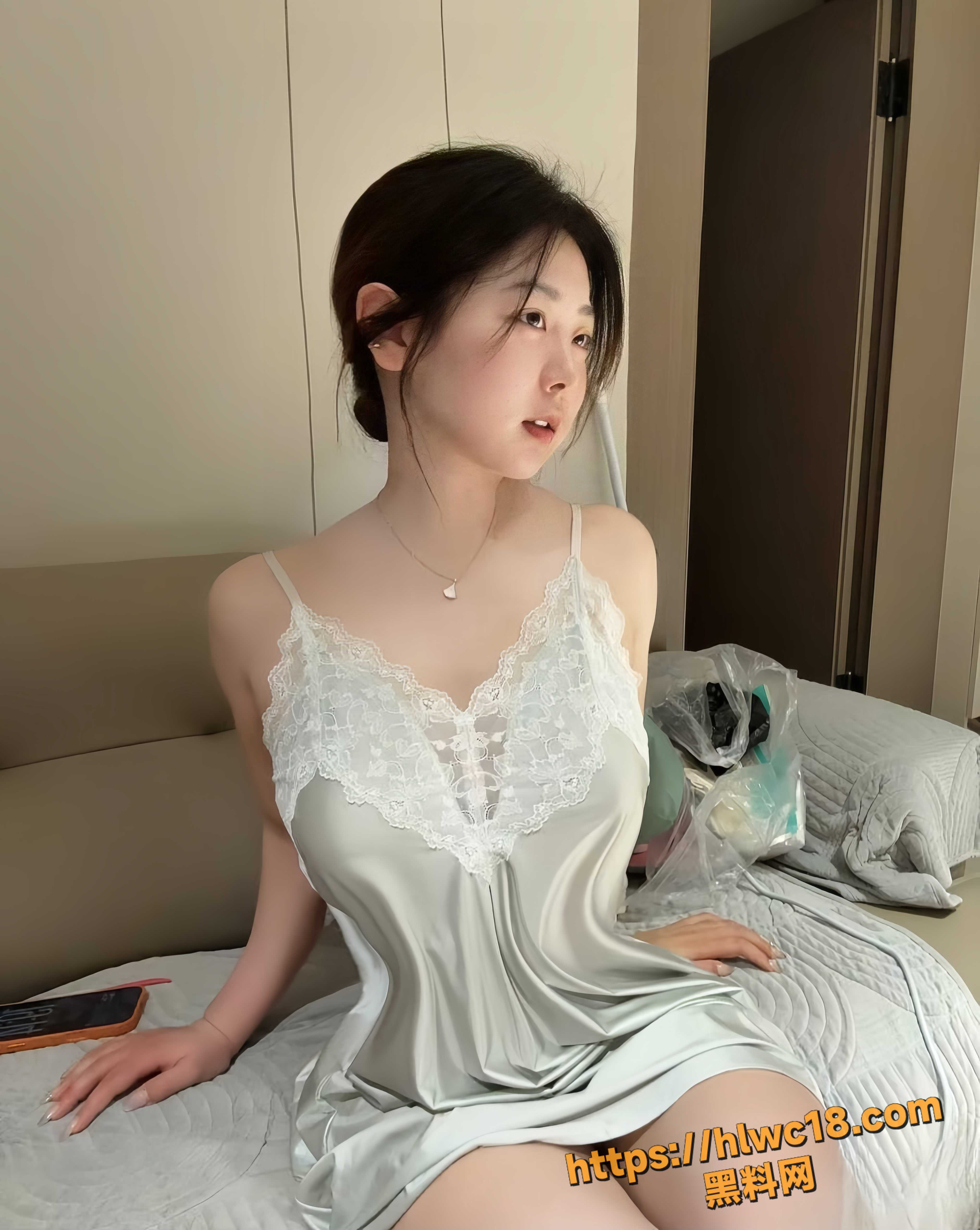 白桃乌龙茶约炮视频19