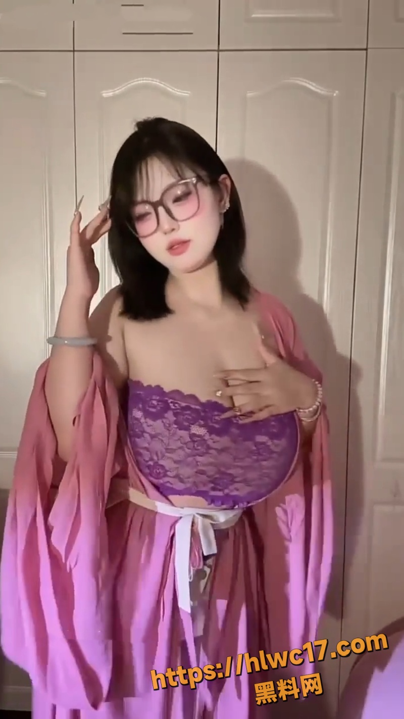 B站大奶坦克妹雪芙学妹3