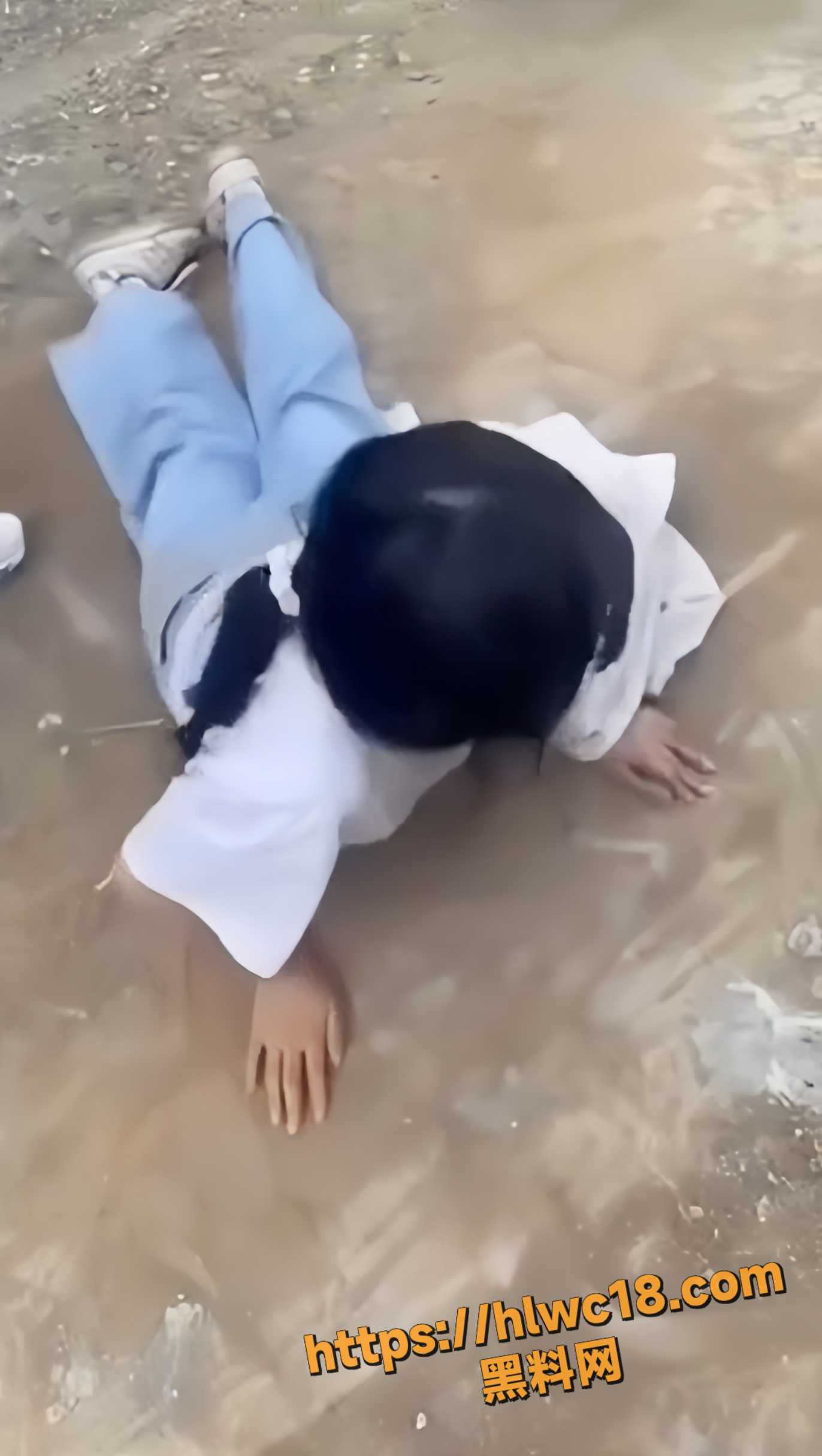 14岁快手小妹霸凌12岁女孩6