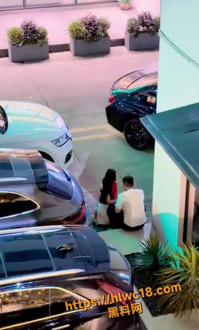 少妇出轨被抓现场出轨狂被扇耳光2