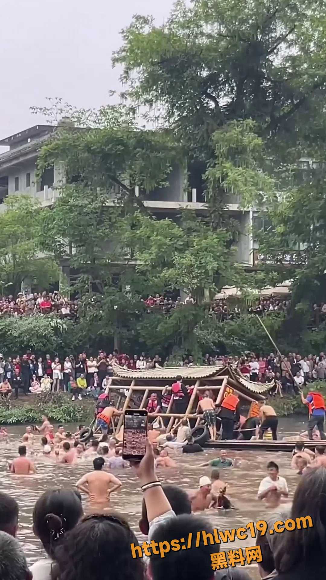 夹关古镇抢红鸭翻船3