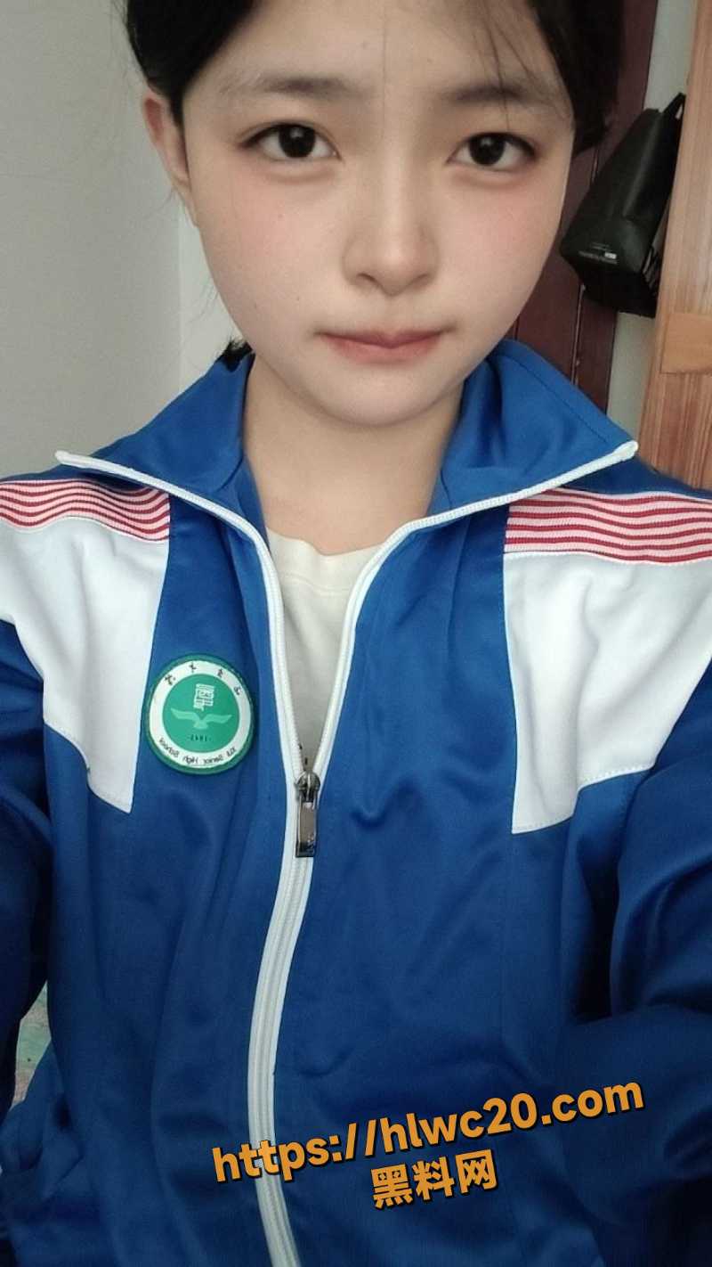 巨乳女高中生清纯自拍流出3