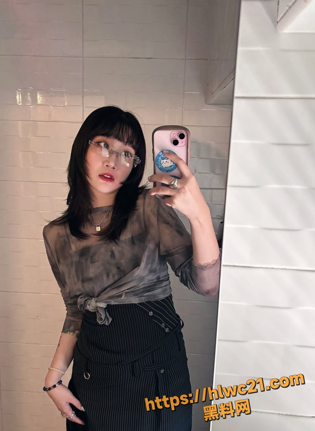 纹身网美rouu口交视频2