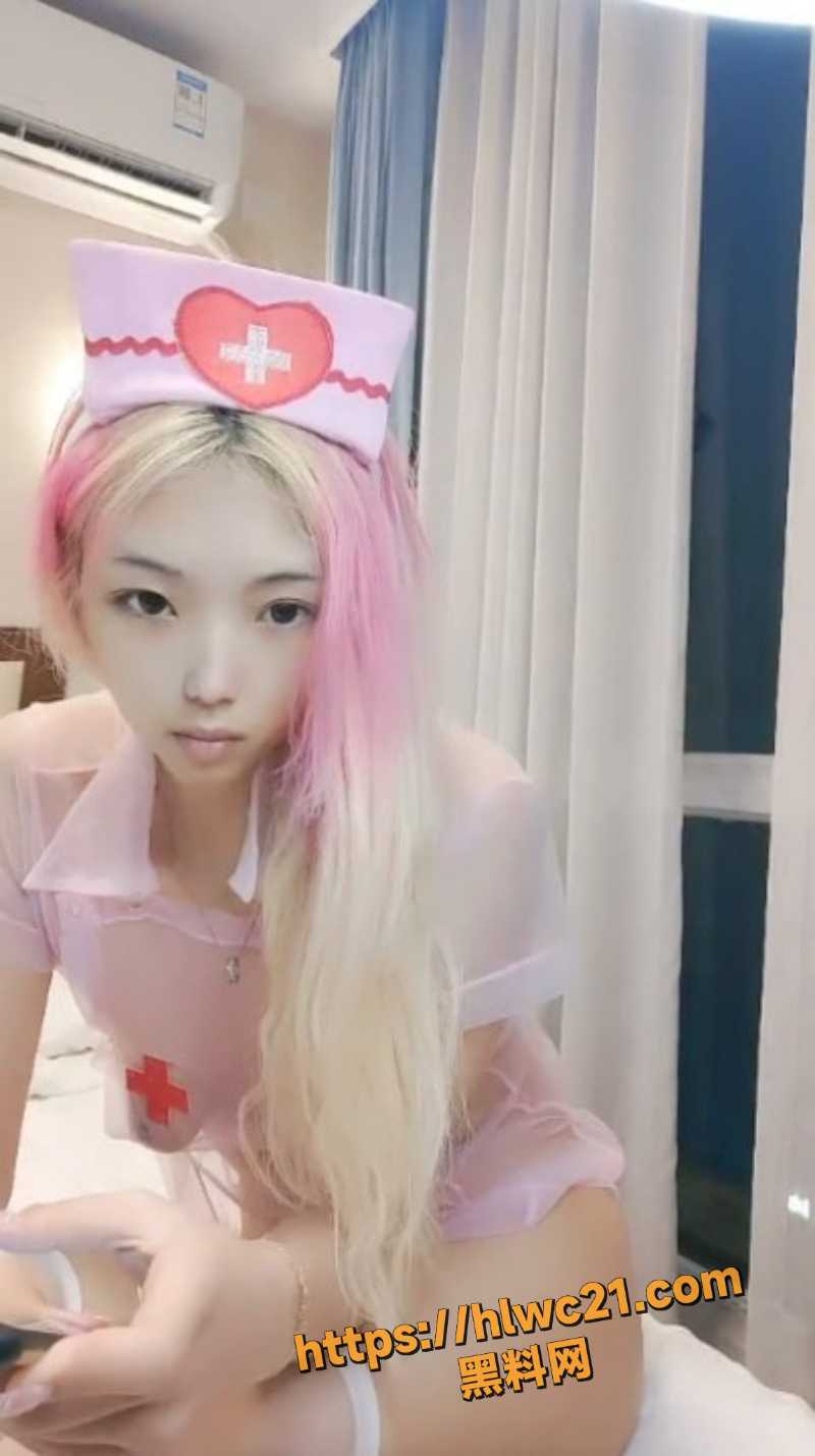 台湾长不大的祸祸粉色护士服诱惑1