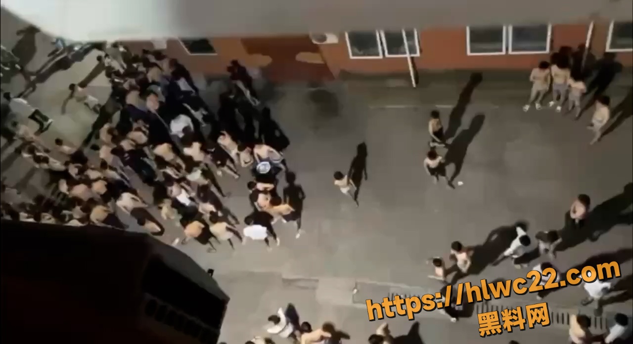 学生集体抗议校长事件3