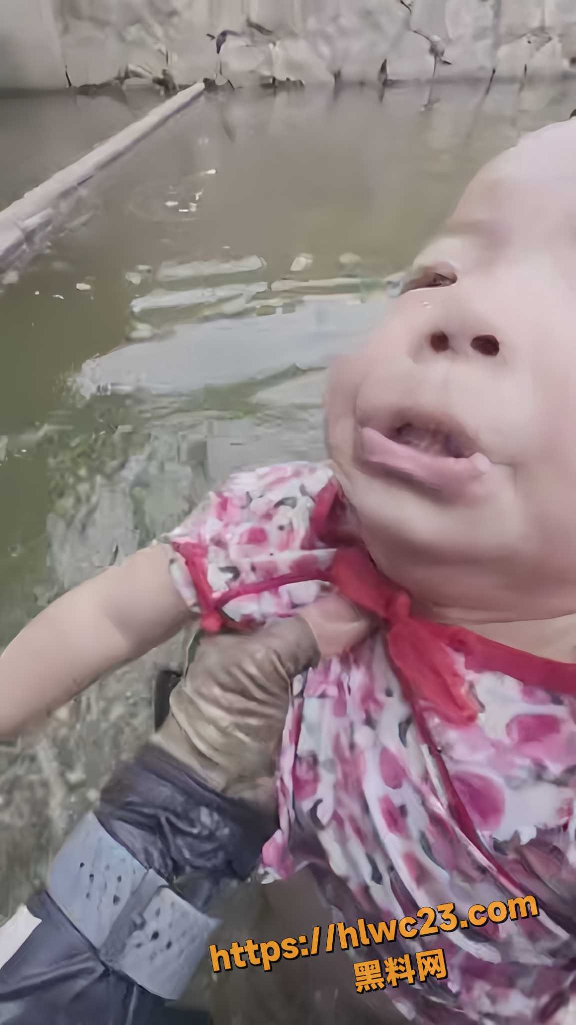 七月勇救落水幼童4