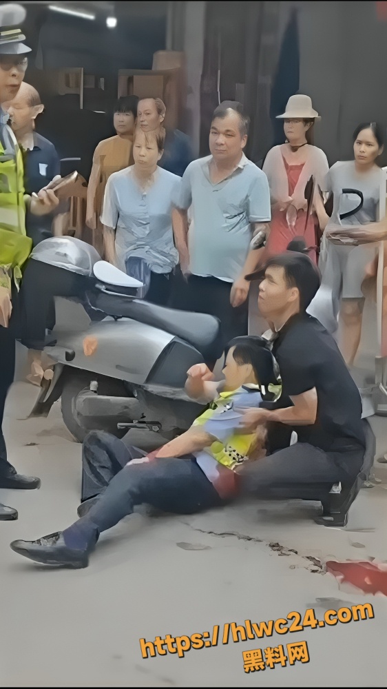 广西玉林男子持刀伤人7