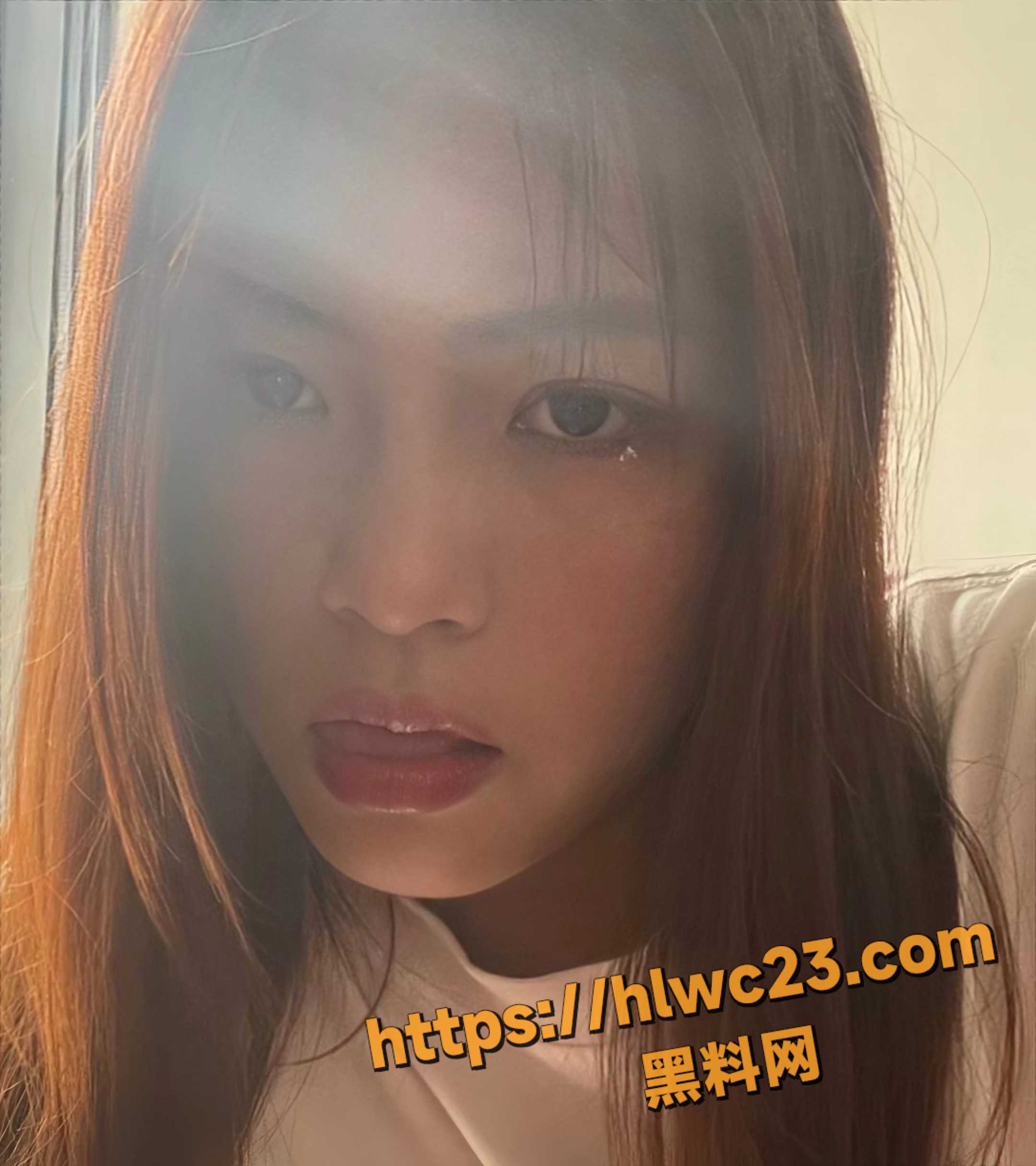 高颜值女大学生李欣欣3
