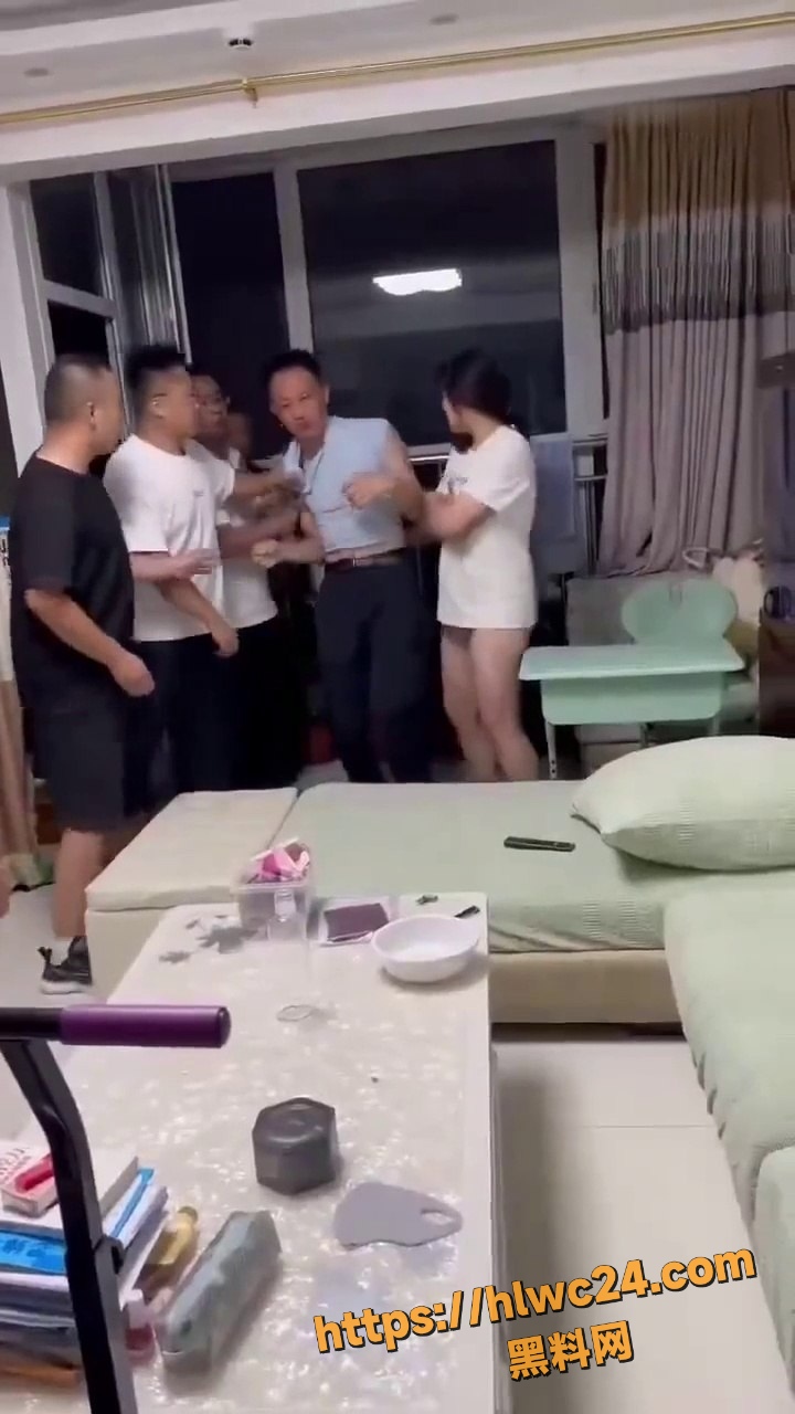 反差人妻偷情画面1
