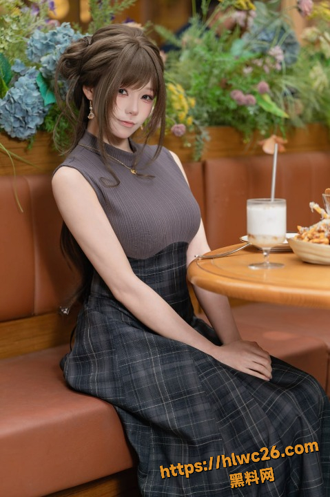 Yiko湿润兔私密写真流出