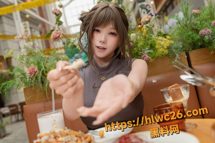 Yiko湿润兔最新写真集