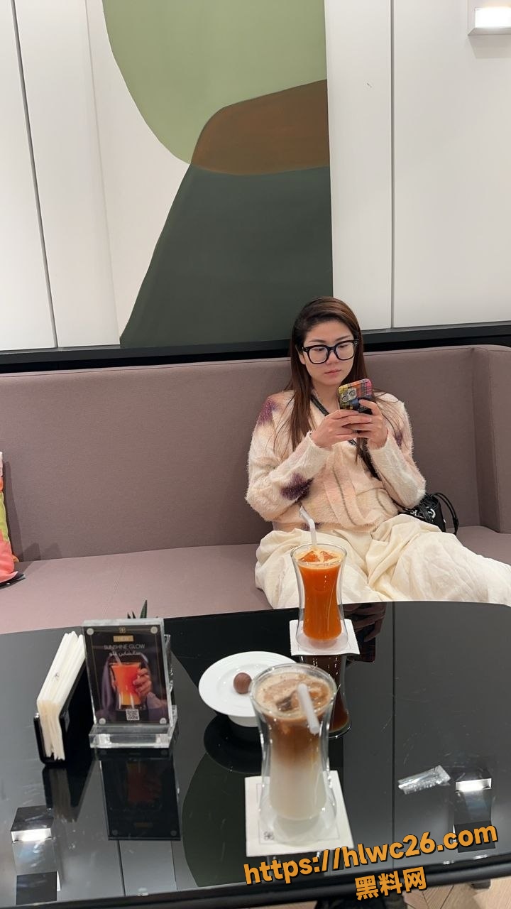 美乳翘臀5