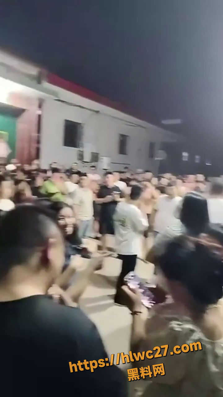正洛村堵门