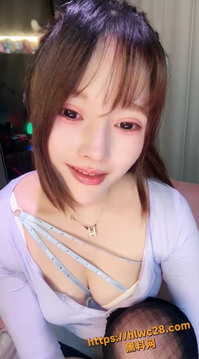琪琪大人直播挑逗视频
