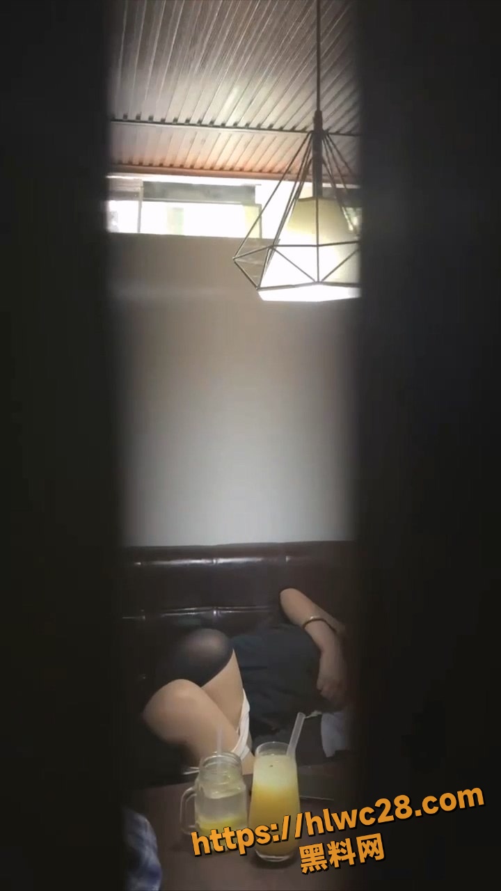包间啪啪4