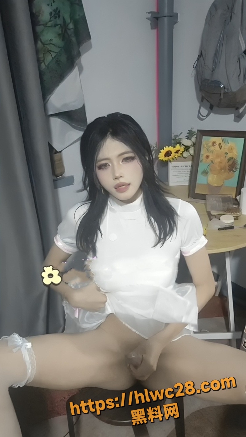 男娘锅包柚自慰视频4