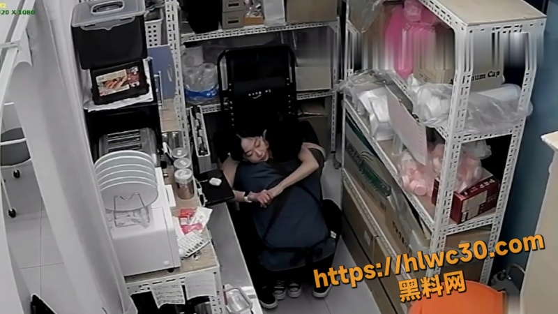 老板和美女员工库房啪啪2