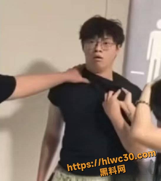 包宇航手机大量偷拍视频曝光