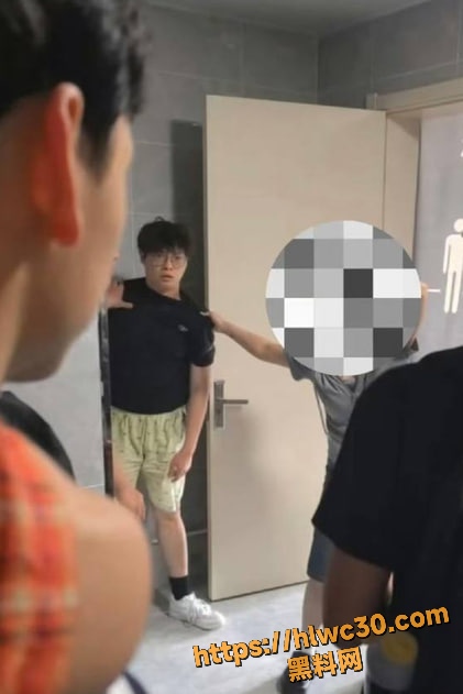 包宇航手机大量偷拍视频曝光