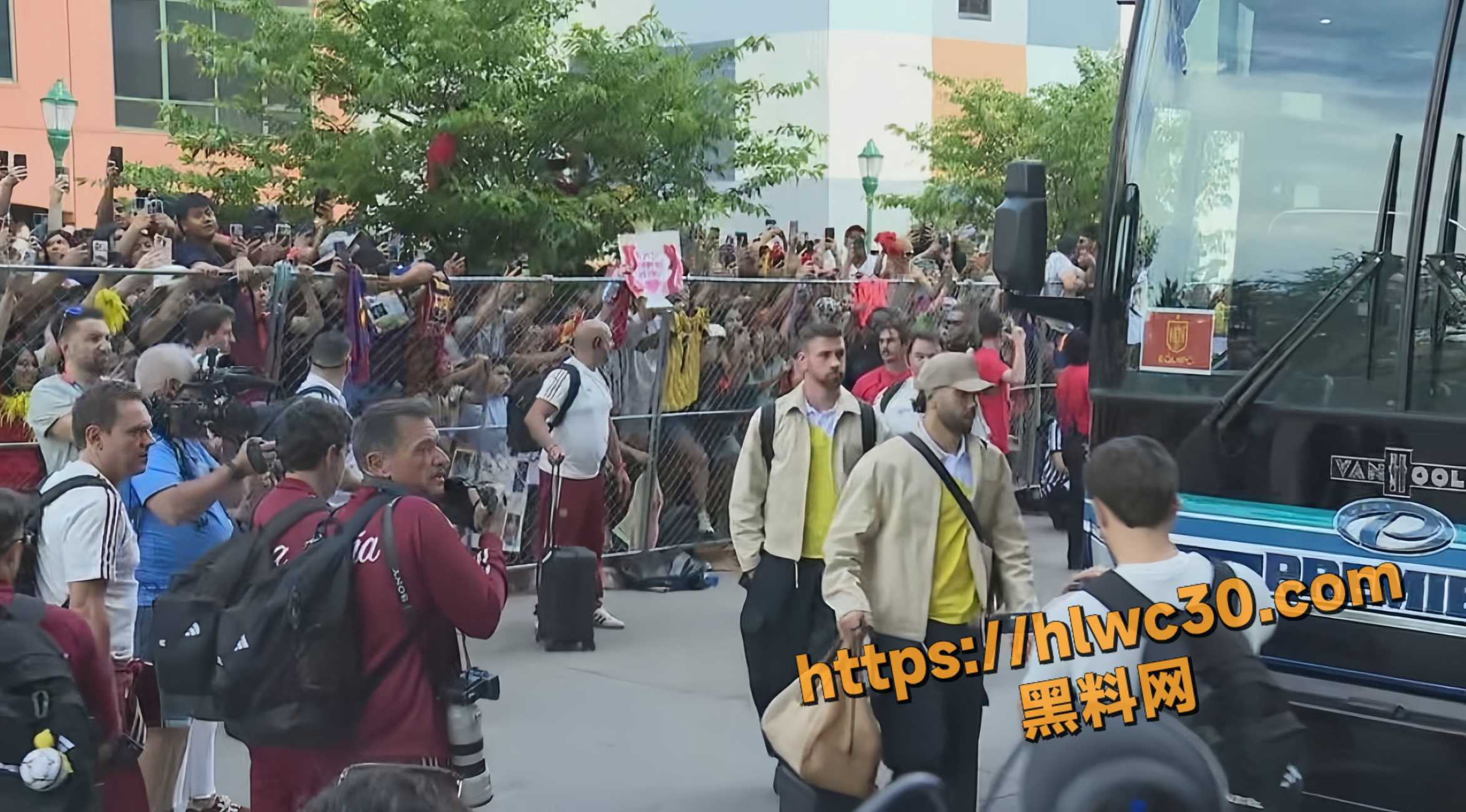 西班牙国家队抵达美国5
